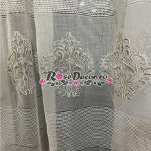 Încarcă imaginea în vizualizatorul Galerie, Perdea Broderie In Barok Alb-Unt